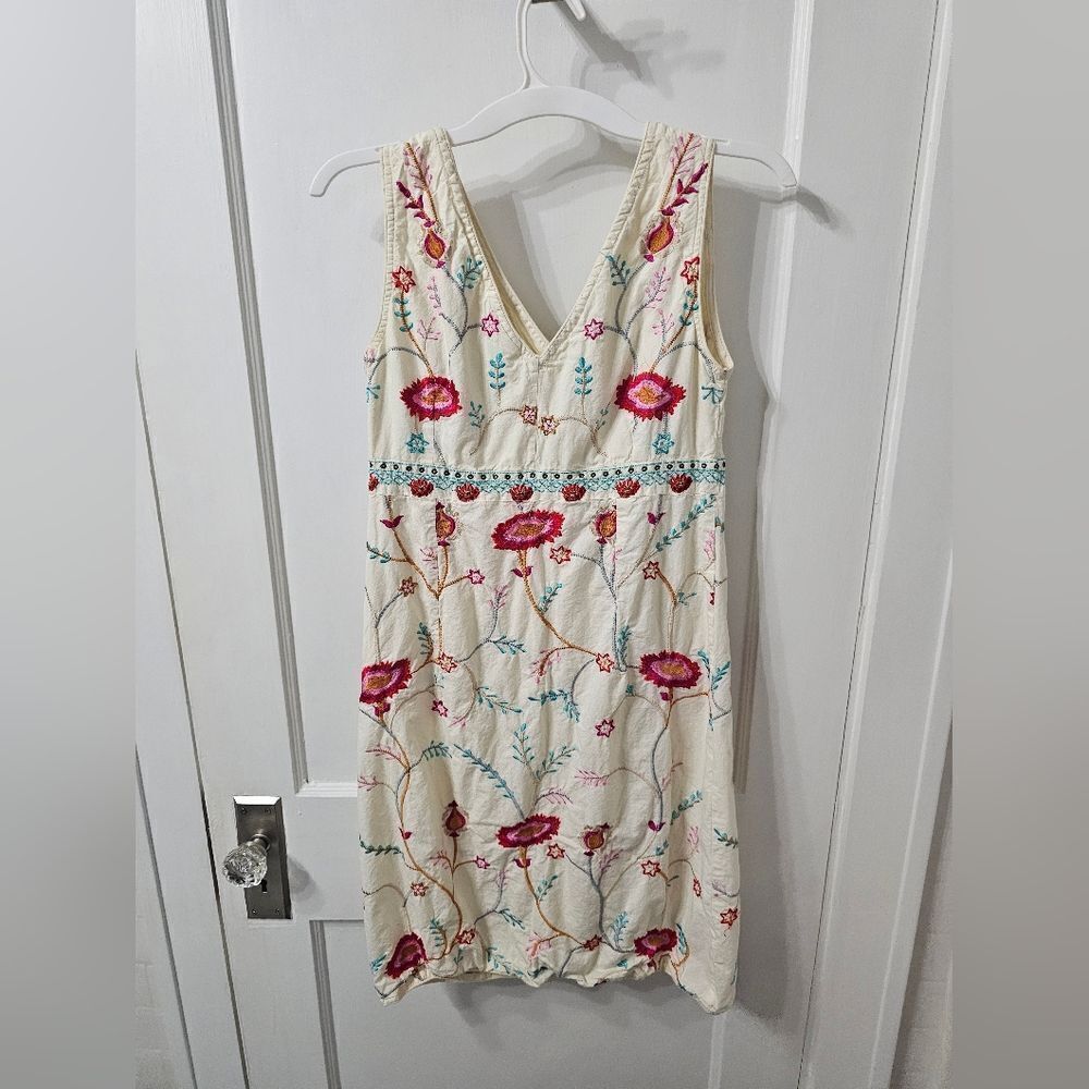 Vintage Greater Good Network Dress Size Small. Beautiful Embroidery